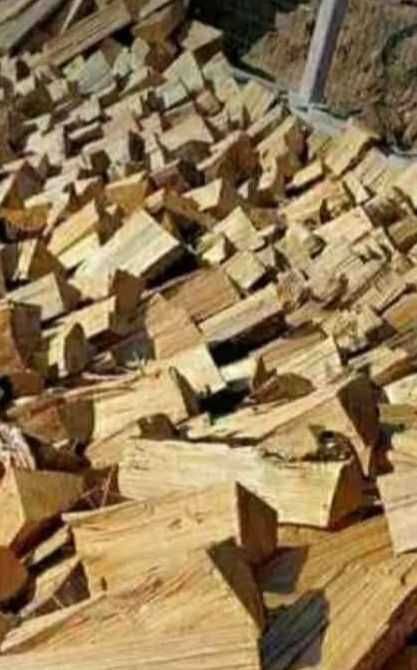 Lenha de pinho seca 35€ o metro cúbico