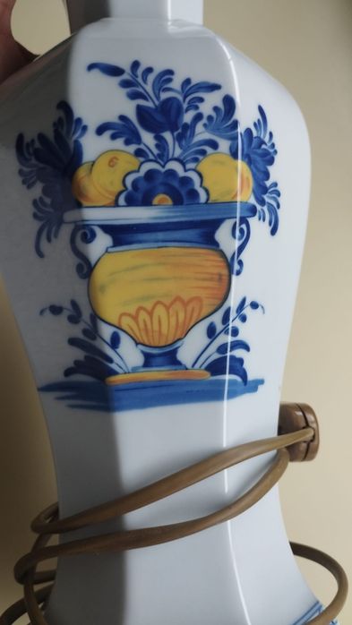 Candeeiro de mesa Vista Alegre, decoração Viana, em porcelana portugue