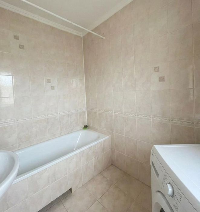 Продаж ТЕПЛОЇ 3х кімнатної, ГЕРОЇВ МАЙДАНУ (ТЦ МАЙДАН) частково РЕМОНТ