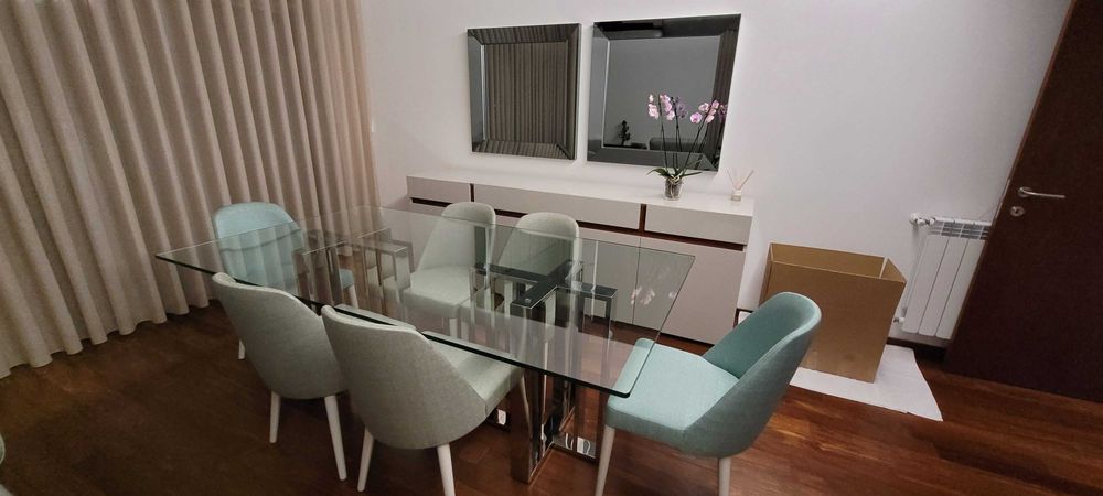 Vendo mobília de sala de jantar completamente nova