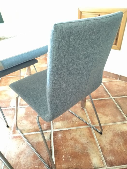 Conjunto 4 Cadeiras  e Mesa