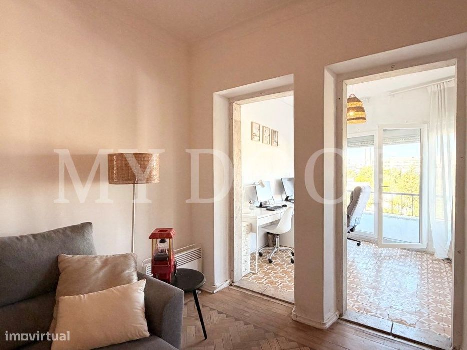 Apartamento T2 - Moscavide - Vista e muita LUZ - 3º andar