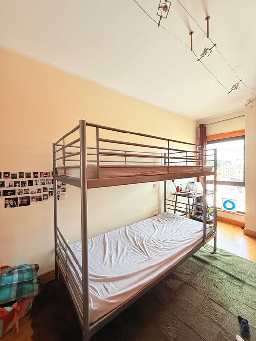 Beliche com colchão IKEA