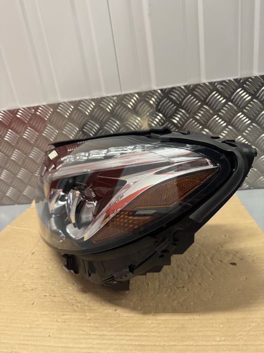 Lewa Lampa Mercedes W205 Led Intelligent light system ILS USA