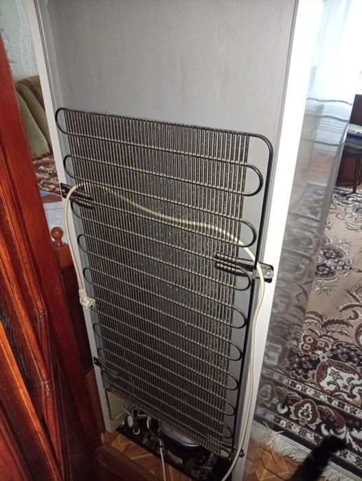 Холодильник з морозильною камерою General Frost