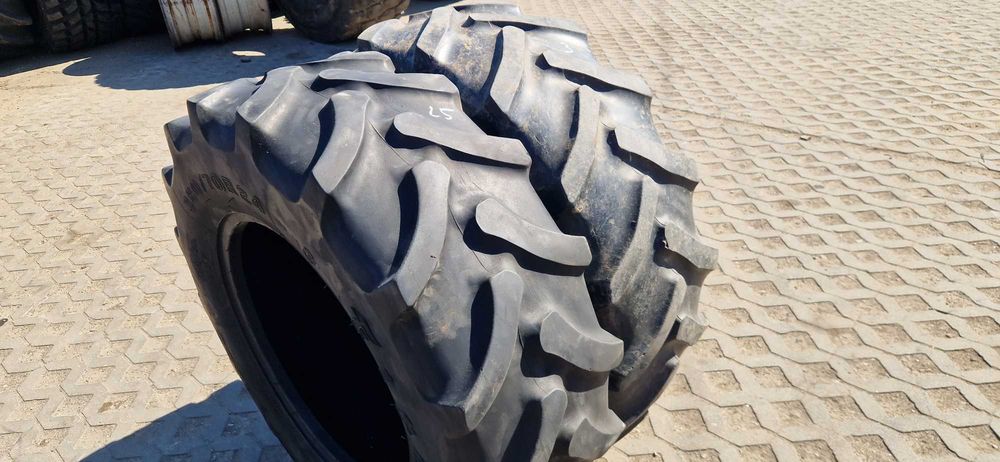 380/70r24 13.6r24 13.6-24 340/85r24 bieżnik 50% bez napraw