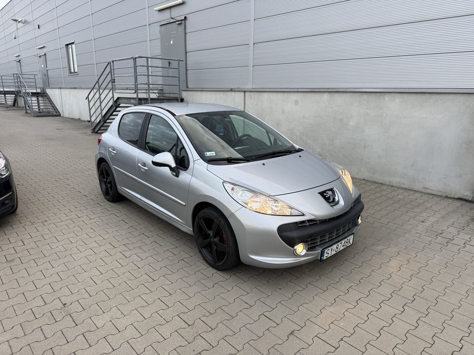 Peugot  207   1.6  Benzynka   Mały przebieg  Klimatyzacja