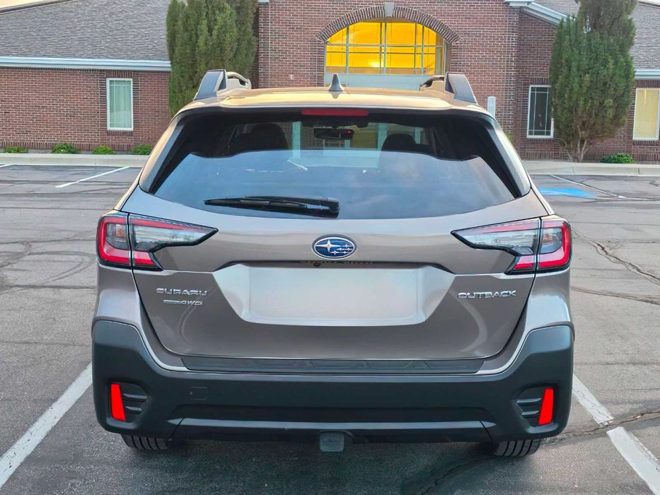 Subaru Outback      2021