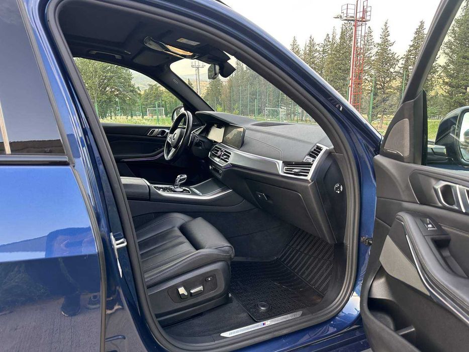 Bmw X5 50i 2019.