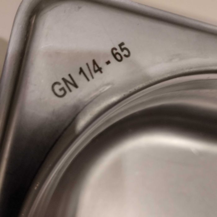 Гастроемкость нержавеющая с крышкой   GN 1/4 - 65 mm