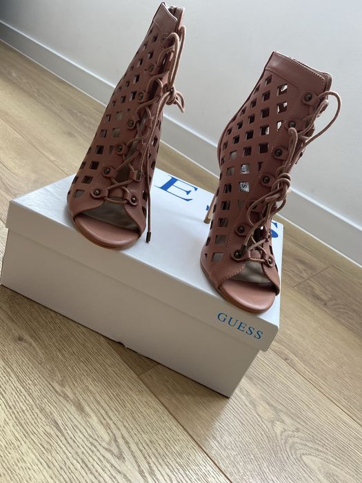 Botki ażurkowe Guess r 36