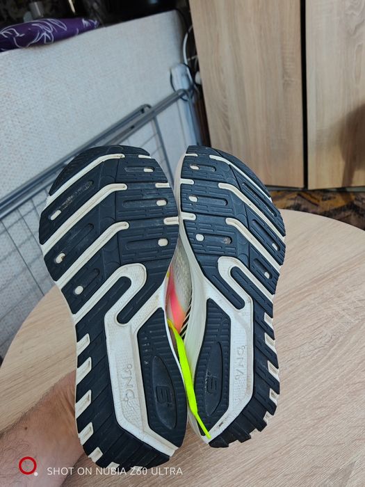 Кросівки Brooks 41