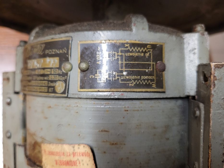 Silnik do wirówki.