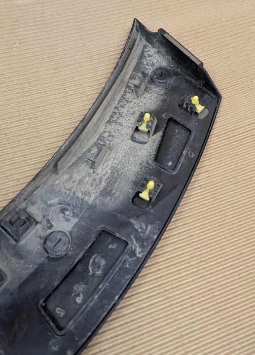 Listwa Nakładka  Błotnika Zderzaka Prawy Tył Nissan Ariya