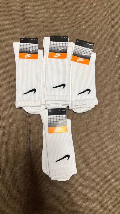 Skarpety Socks Nike (41-44) cena za 4 pare