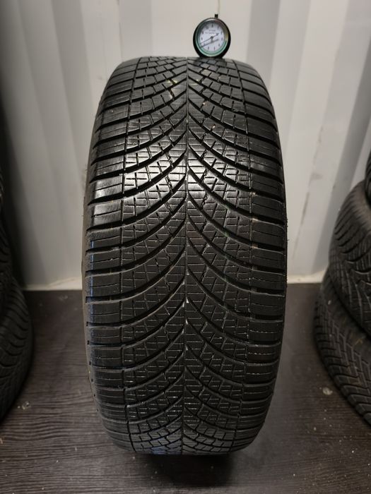 :  Opona Goodyear Vector 4 season 215/55/17 pojedynka