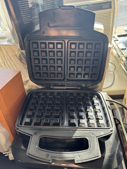 Вафельниця quigg germany 1000w