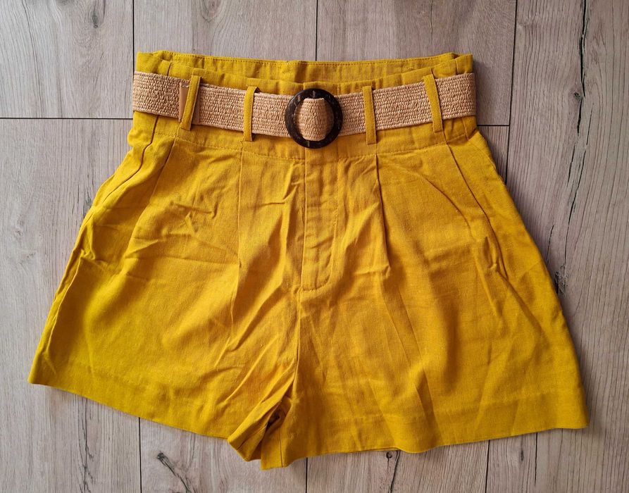 Nowe z metką ,piękne musztardowe krótkie szorty Medicine nieuzywane XS