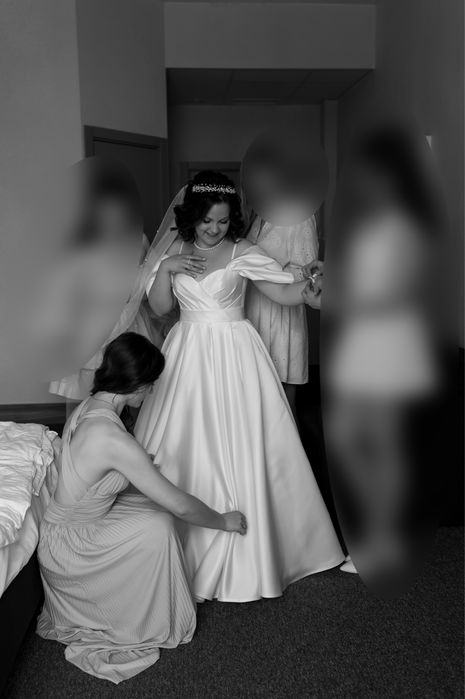 Атласна весільна сукня принцеси на зріст ~ 153 см