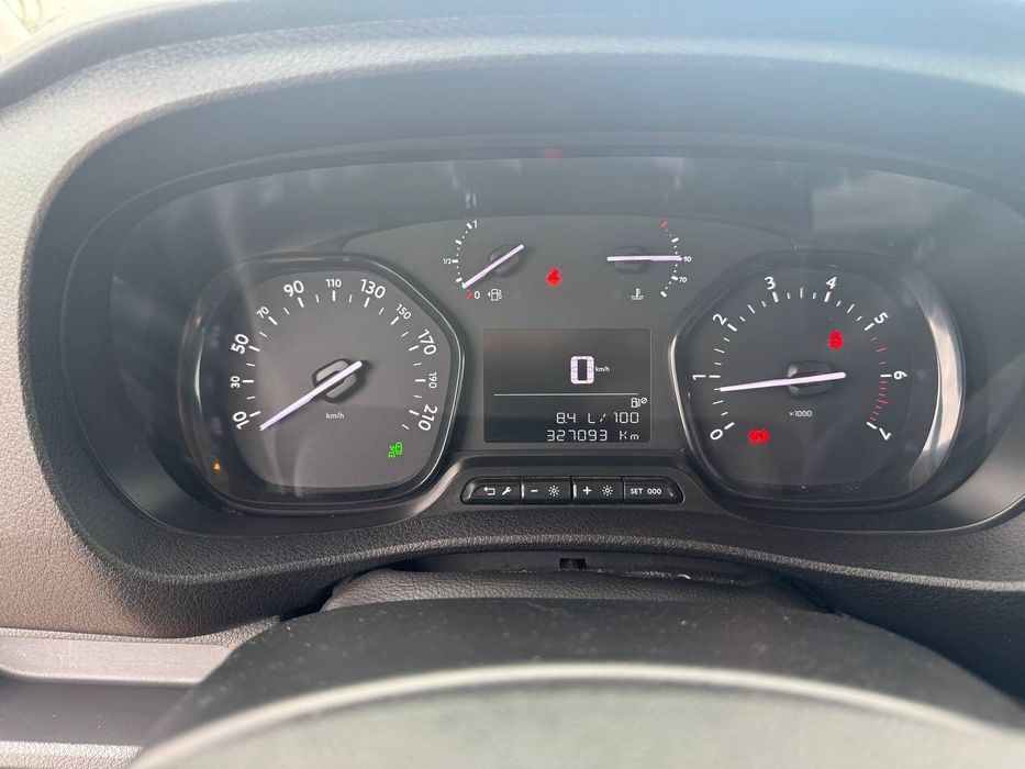 Opel Vivaro 2.0d пасажир 8+1 мість