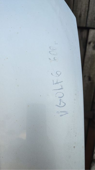 VW Golf VI maska pokrywa silnika