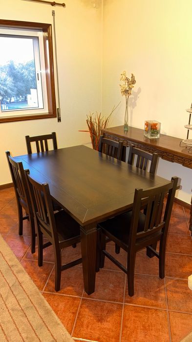Mesa de jantar em madeira de carvalho com 6 cadeiras