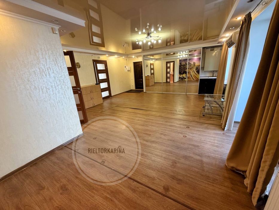 Продам 3к 85м2/3-Я Слободская возле рынка Юлиана