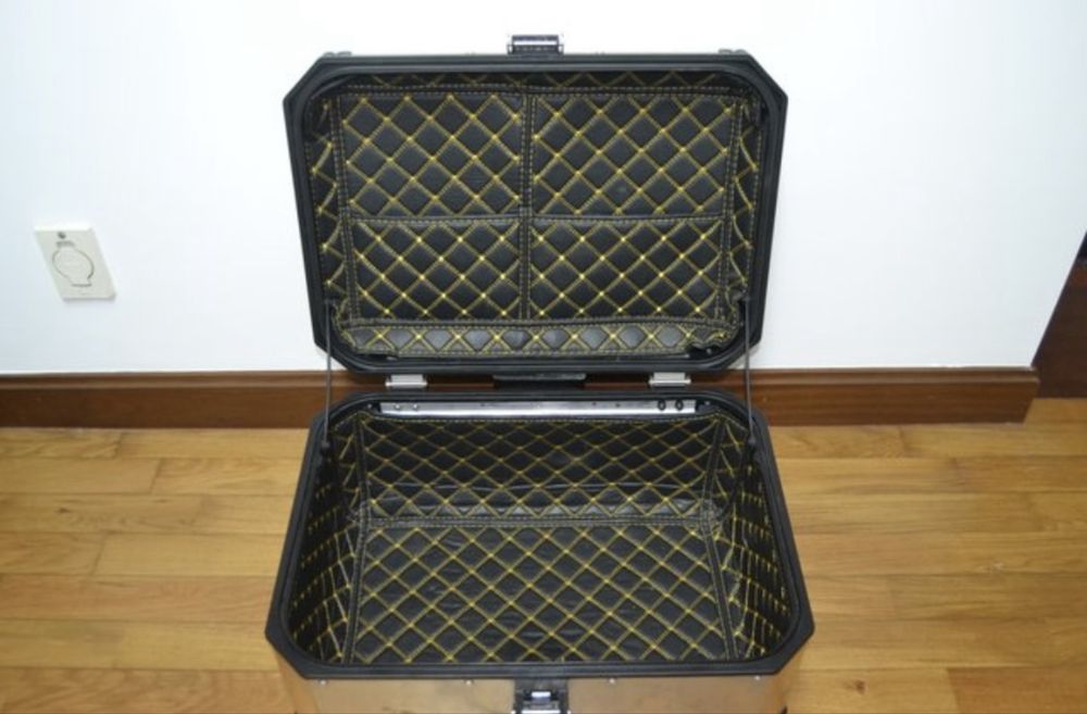 Top Case Givi Trekker Outback 58L Aluminio