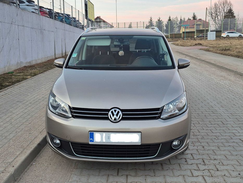 samochód osobowy VW Touran