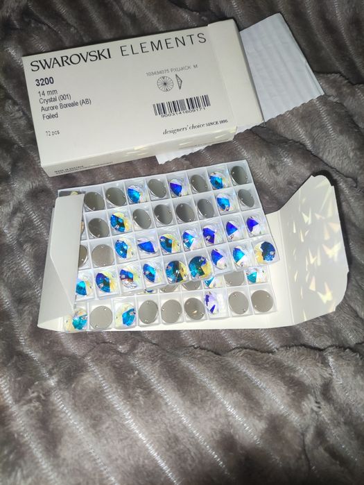 Пришивні стрази Swarovski 14мм для бальних белліденс суконь