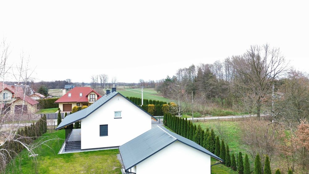 Dom wolnostojący z garażem /Ropczyce/Gotowy do zamieszkania