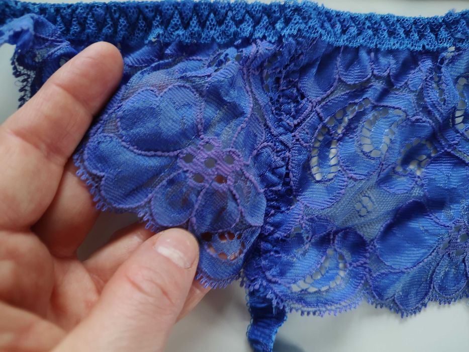 Chabrowy pas do pończoch marki Triumph. Rozmiar EU75