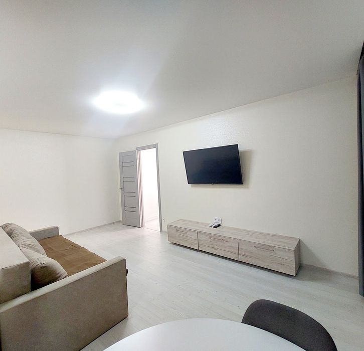 Стильная двухкомнатная, Дафи Запорожское . Шоссе 5