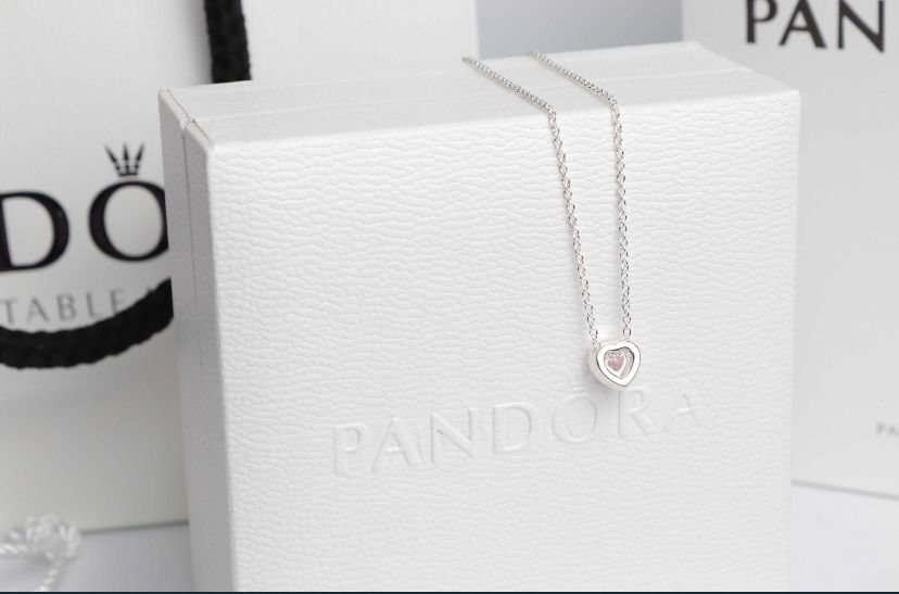Pandora намисто блискуче серце з рожевевим ореолом
