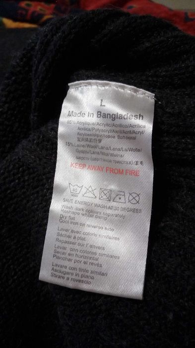 Sweter męski szary rozmiar L zapinany na 3 guziki pod szyją