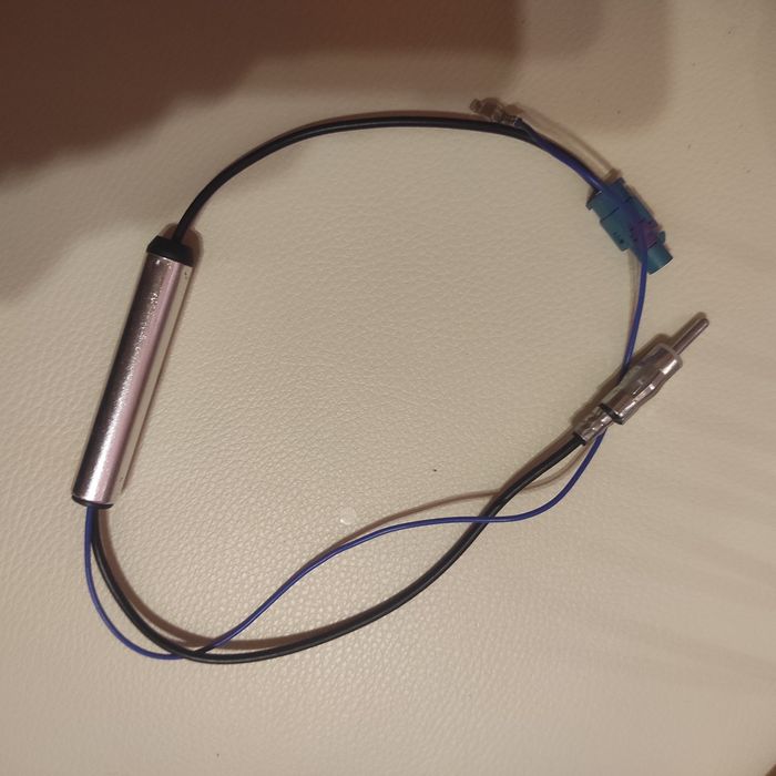 Антенний адаптер 1524-03 Audi/Mercedes/Seat/Skoda/VW/Renault (aktiv)