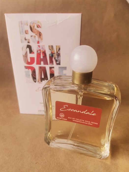 Perfume escandale da sunset world, mulher