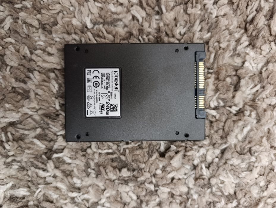 SSD диск Kingston 240GB 2.5" SATAIII 3D TLC (SA400S37/240G)