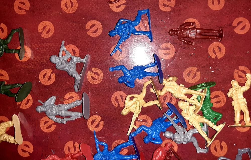 Lote de 150 bonecos Arfix e Matchbox escala 1/32