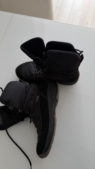 Дитяче взуття  комплектом , розмір 32-34