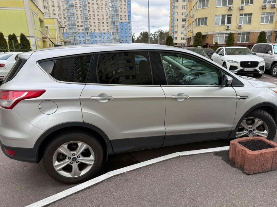 Продам Ford Escape
