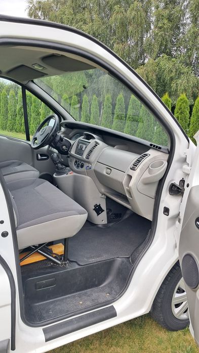 Sprzedam samochód dostawczy Opel vivaro Long 2,0 cdti