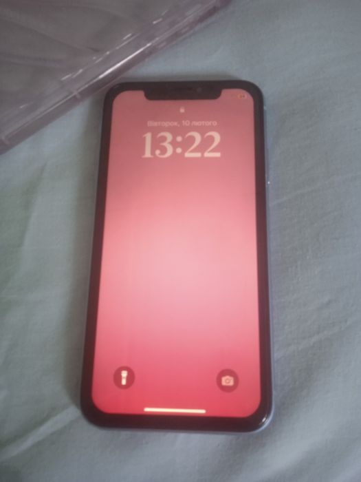 Продам айфон XR  голубий