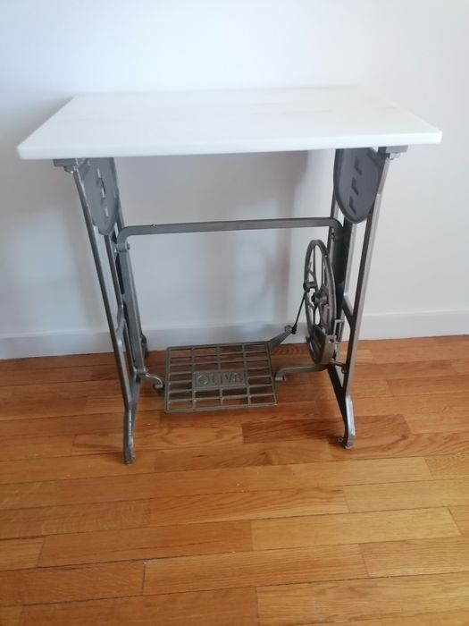 Móvel com pedra mármore