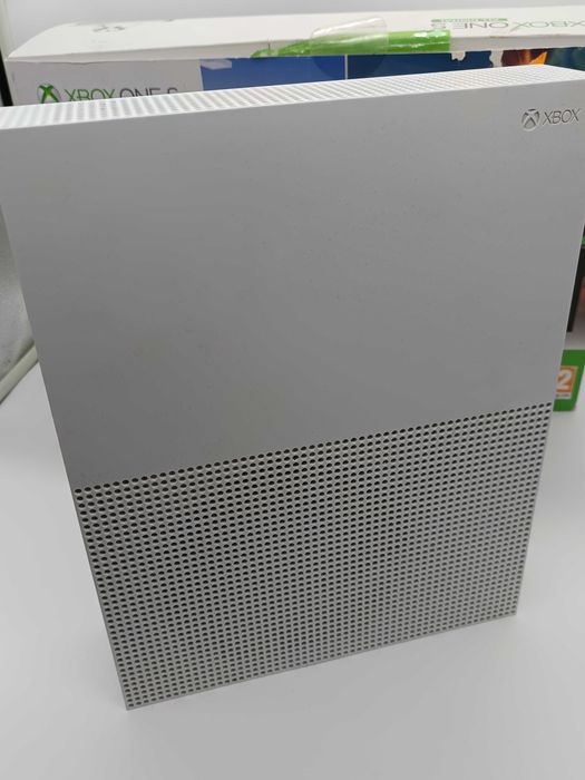 Konsola XBOX One S All Digital 1TB + pad + karton