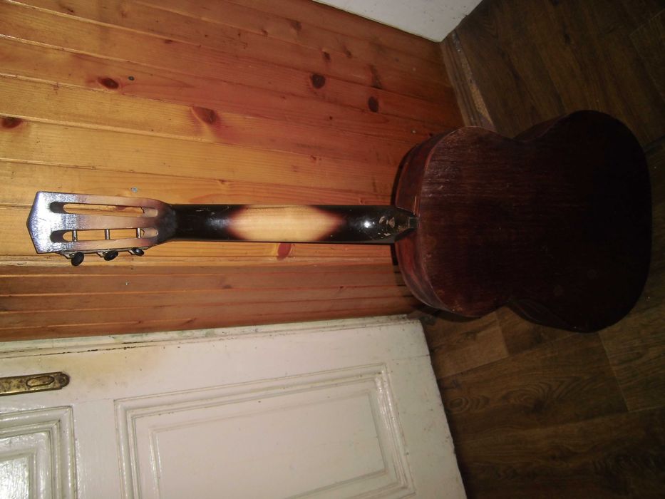 Гітара 6- струнна