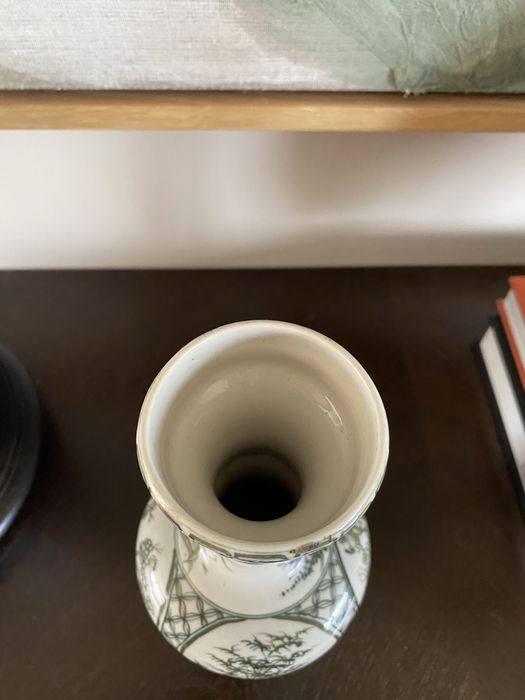 Stary azjatycki wazon recznie malowany