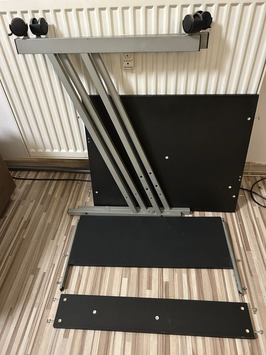 Stolik pod laptopa na kòłkach