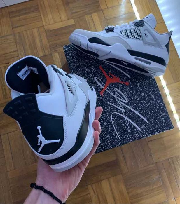Jordan 4 Retro Military Black R.39
