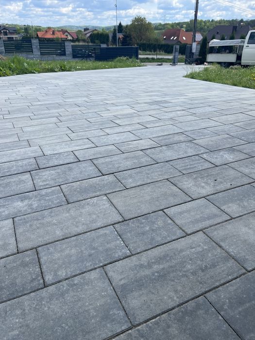 Usługi brukarskie, układanie kostki brukowej, minikoparka, wozidło